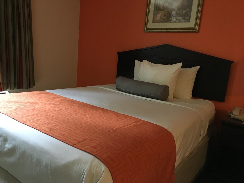 ฮาวเวิร์ด จอห์นสัน บาย วินด์แฮม ฮูมา Hotel โฮมา ภายนอก รูปภาพ