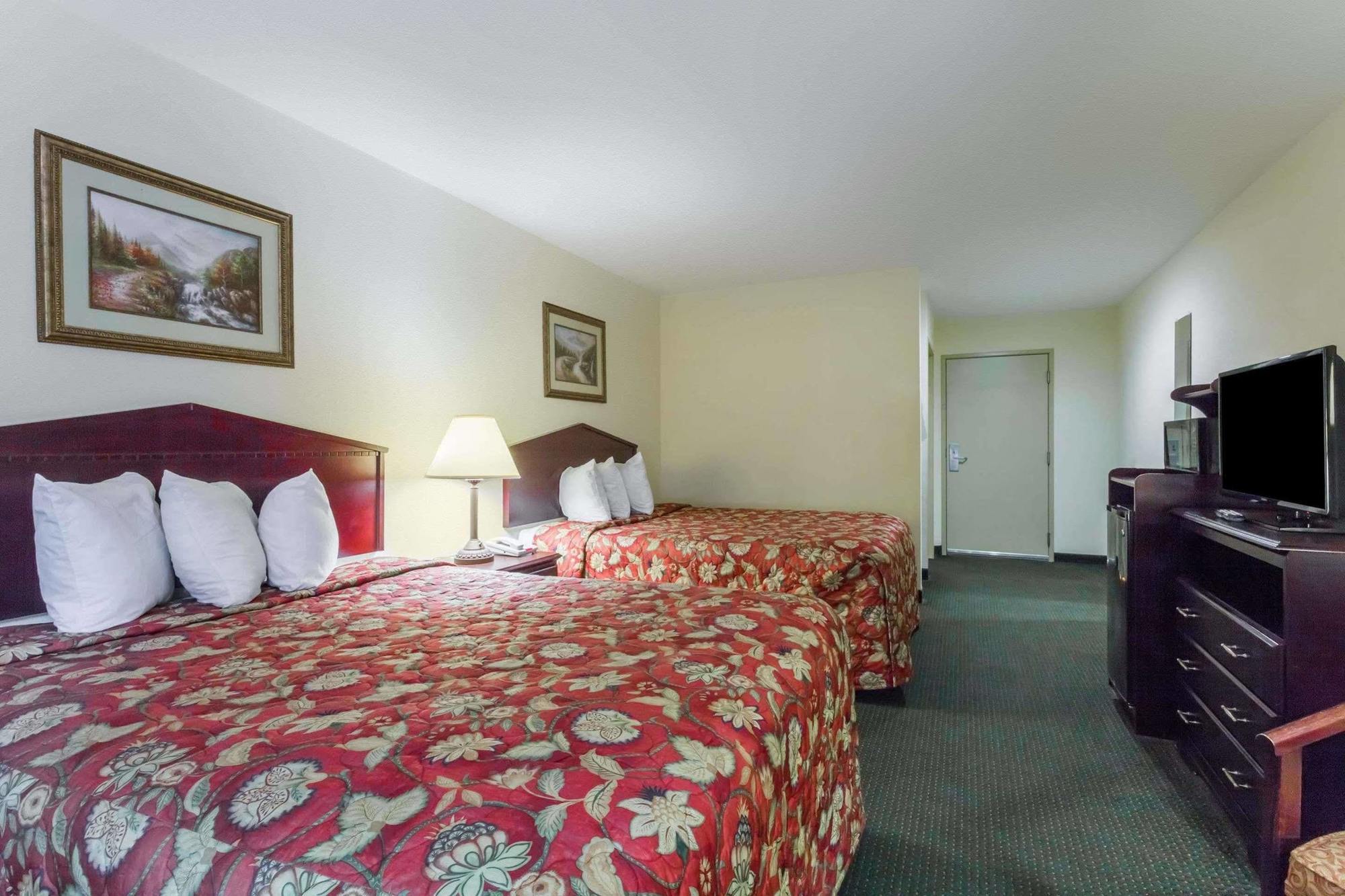 ฮาวเวิร์ด จอห์นสัน บาย วินด์แฮม ฮูมา Hotel โฮมา ภายนอก รูปภาพ