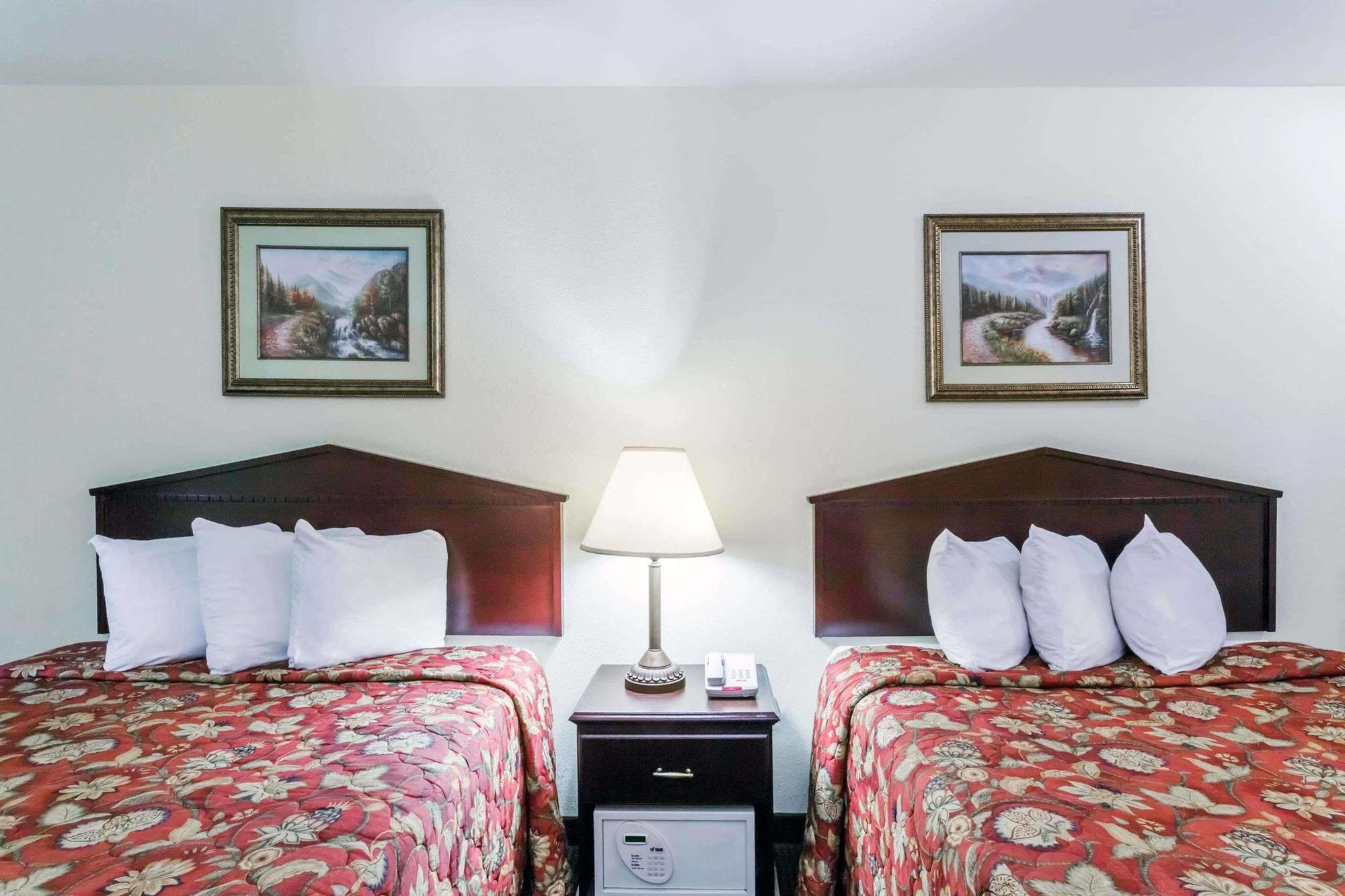 ฮาวเวิร์ด จอห์นสัน บาย วินด์แฮม ฮูมา Hotel โฮมา ภายนอก รูปภาพ