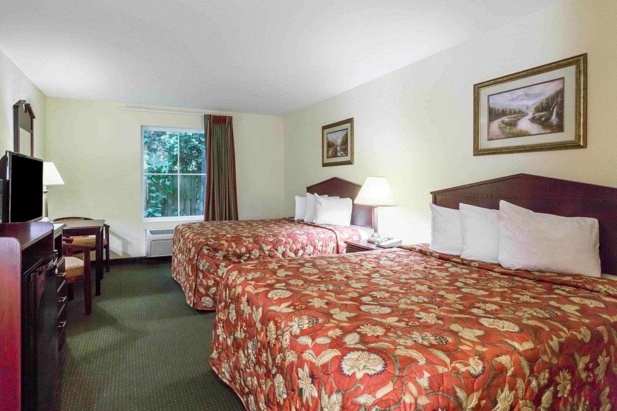 ฮาวเวิร์ด จอห์นสัน บาย วินด์แฮม ฮูมา Hotel โฮมา ภายนอก รูปภาพ