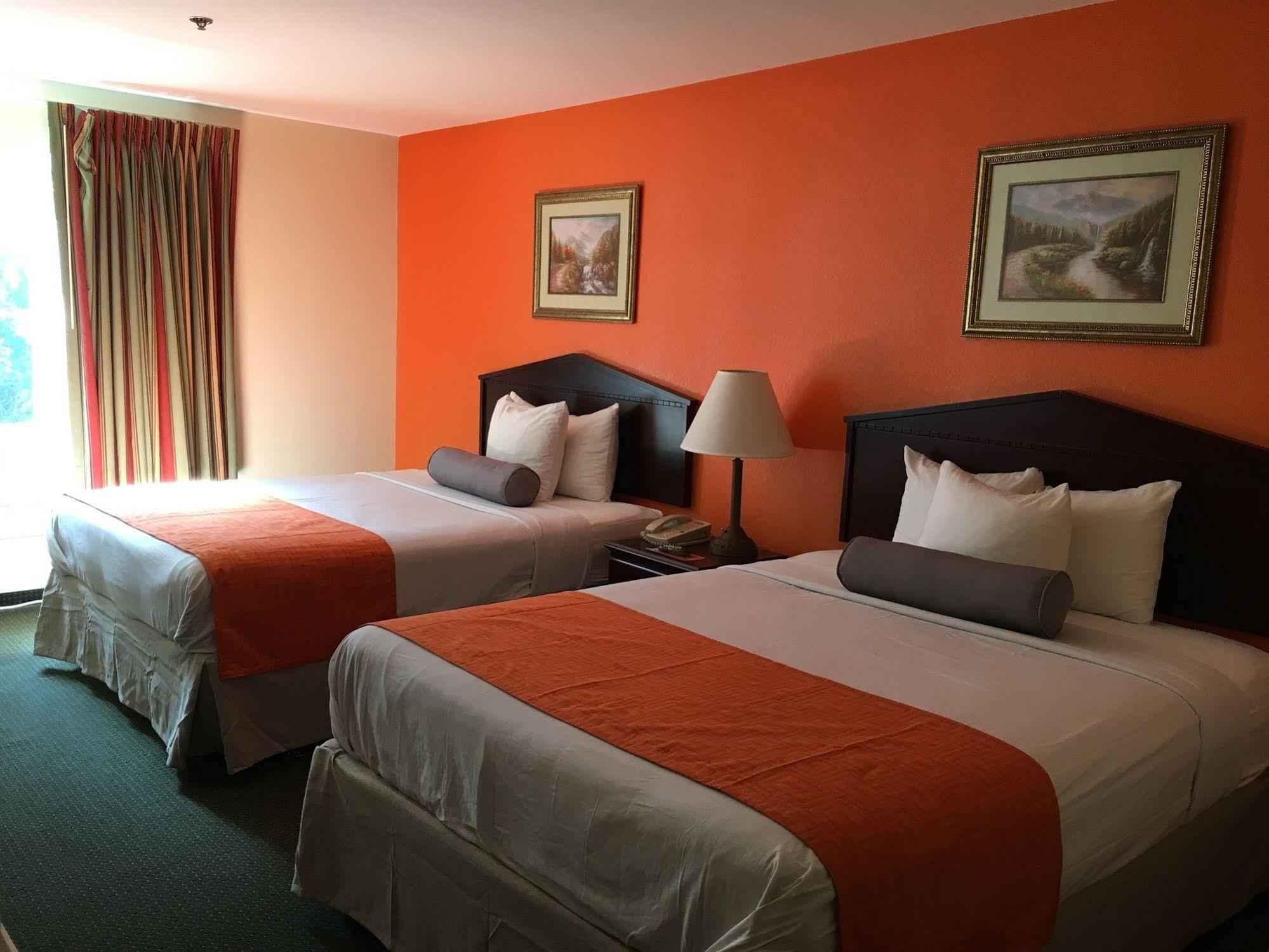 ฮาวเวิร์ด จอห์นสัน บาย วินด์แฮม ฮูมา Hotel โฮมา ภายนอก รูปภาพ