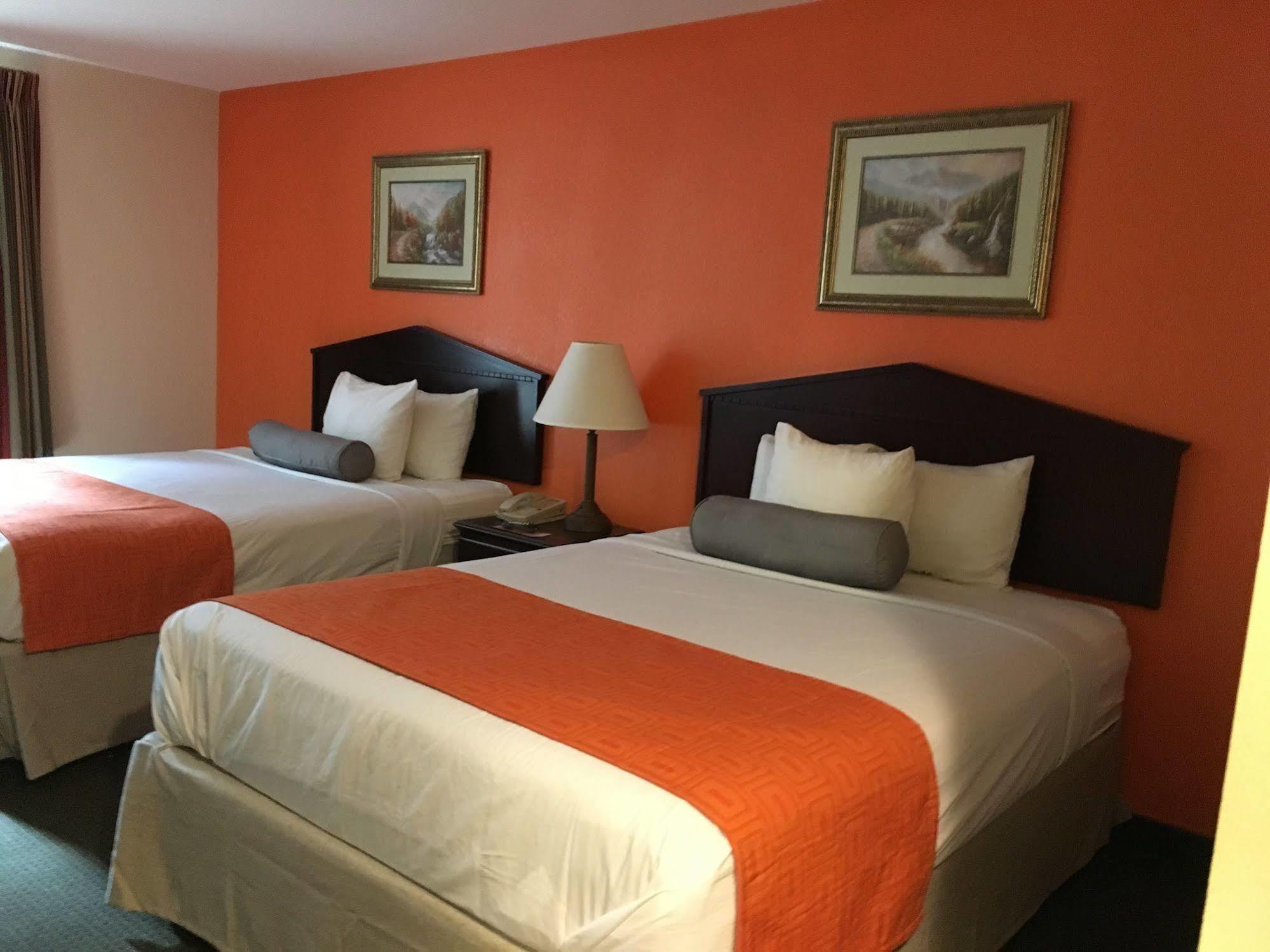ฮาวเวิร์ด จอห์นสัน บาย วินด์แฮม ฮูมา Hotel โฮมา ภายนอก รูปภาพ